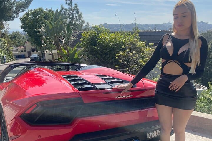 Drive a Lamborghini on Hollywood Boulevard: 20-Minute Exotic Car Experience in Los Angeles photo 4