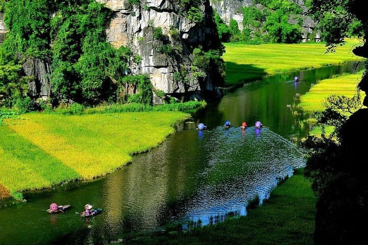 Ninh Binh Day Tour: Tam Coc Sampan, Hang Mua Views & Bich Dong Pagoda photo 3