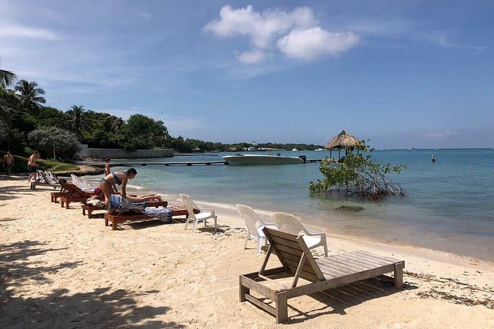 Full-Day Rosario Islands & Playa Blanca Tour from Cartagena: Snorkel, Beaches & Party Islands photo 2