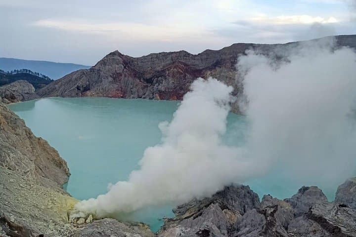 Ijen and Bromo 3-Day Volcano Trek from Bali — Blue Fire, Crater Lakes & Sunrise photo 2