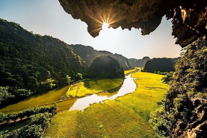 Private Luxury Day Tour to Thien Ha Cave & Trang An — Sampan Boat, Cycling & Local Family Visit