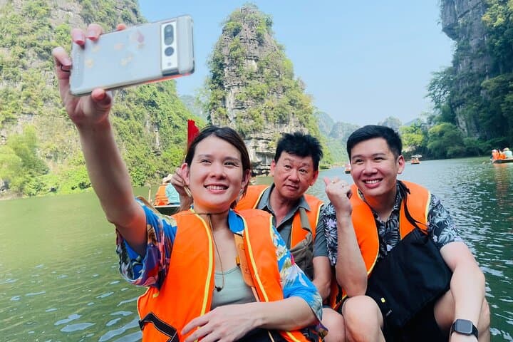 Hang Mua, Tam Coc & Hoa Lu Day Tour — Ninh Binh Limestone Valleys photo 5