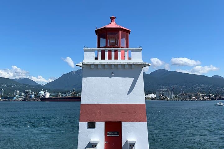 Private Vancouver Sightseeing Tour: Downtown, Stanley Park & North Shore Mountains photo 5