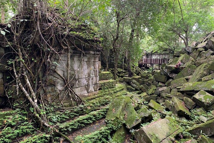 Private 10-Hour Beng Mealea & Tonle Sap Tour from Siem Reap photo 6
