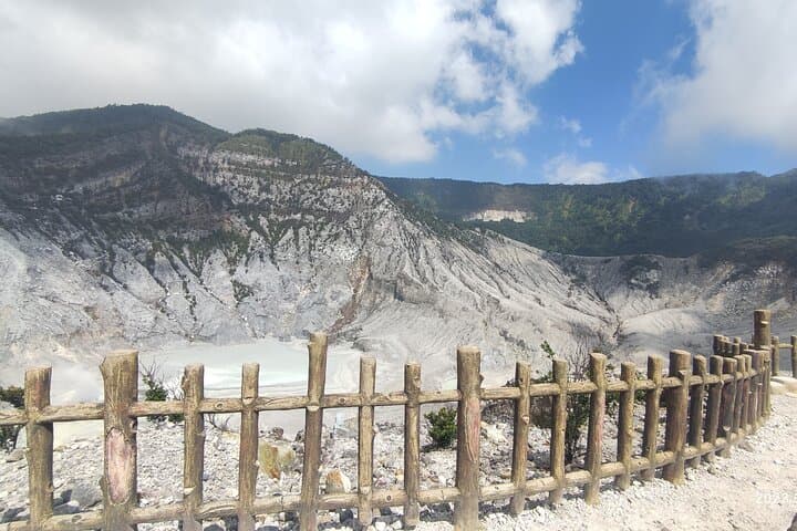 Java Classic Overland Tour: 9-Day Cultural & Volcano Journey from Jakarta to Bromo photo 3