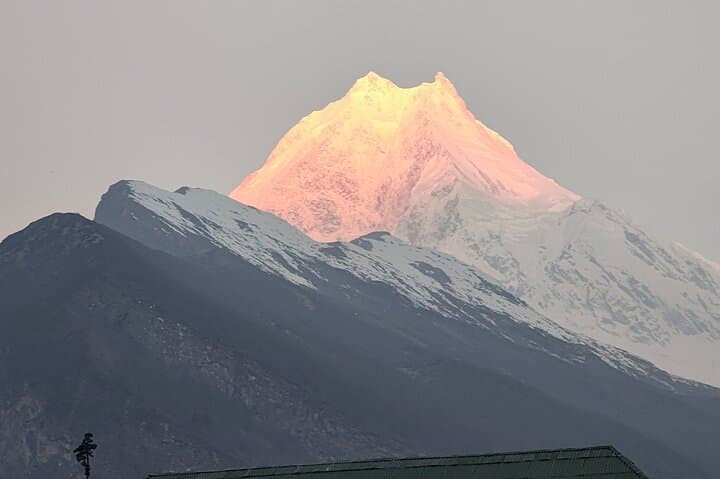 Manaslu Circuit Trek: 13-Day Himalayan Crossing and Larkya Pass