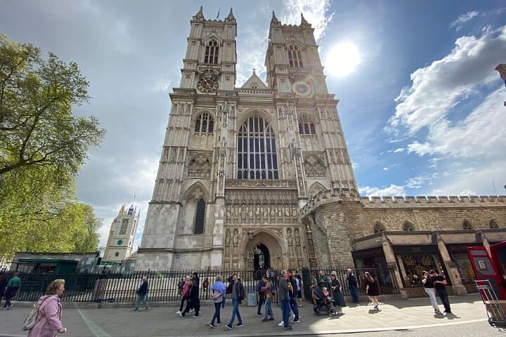 Priority Westminster Abbey Tour with Optional London Eye Fast-Track — Royal Highlights & Insider Tips photo 6
