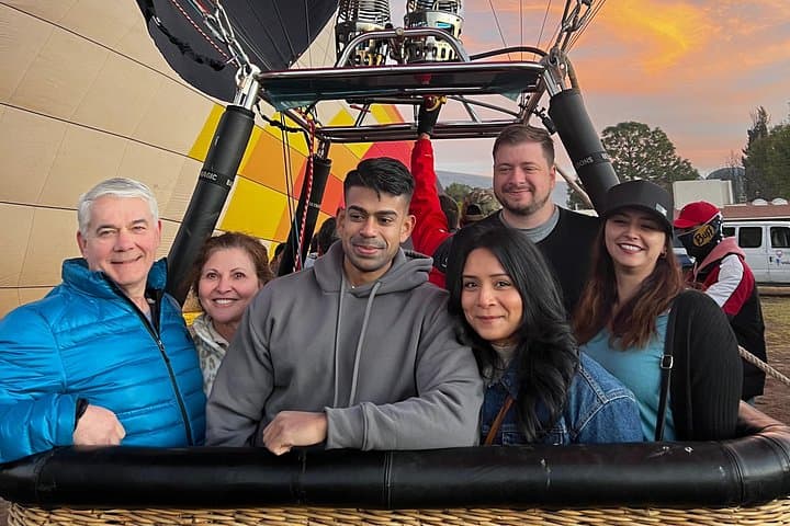 Dawn Balloon Flight Over Teotihuacan: Sunrise Hot Air Balloon Experience with Breakfast & Pyramids Entry photo 2