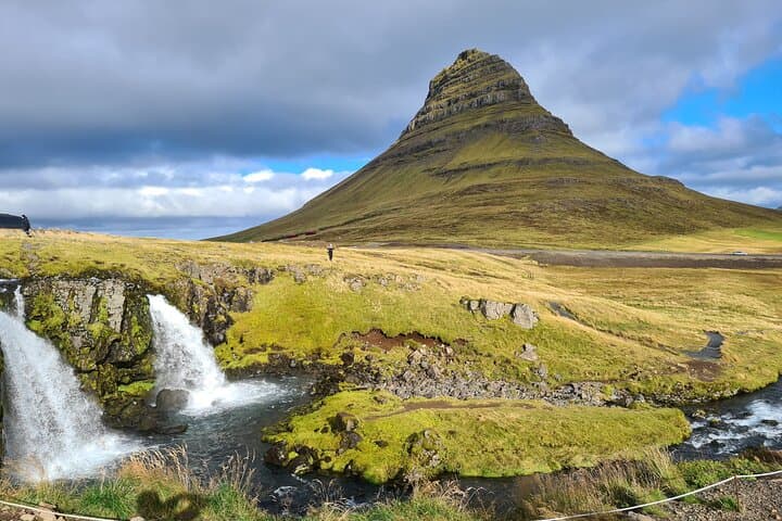 Snæfellsnes Peninsula Private Day Tour from Reykjavík: Kirkjufell, Craters & Coastal Sights