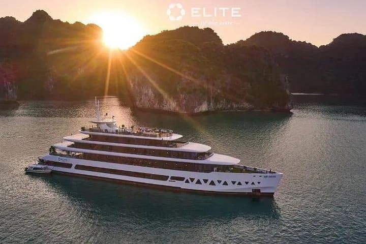 Off-the-Beaten-Track Ha Long Bay Day Cruise from Hanoi (5 Hours) photo 6