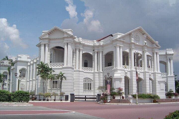 Orang Utan Island & Ipoh Day Tour from Kuala Lumpur: Wildlife, Colonial Streets and Lake‑Town Rescue