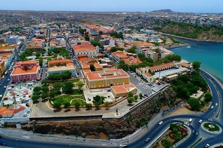 Praia Highlights: 2-Hour Guided Plateau & Market City Tour photo 3