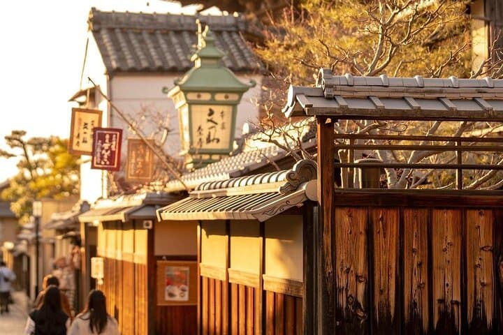 Private Guided Historical Sightseeing Tour in Kyoto — Fushimi Inari, Kiyomizu-dera & Gion Highlights photo 3