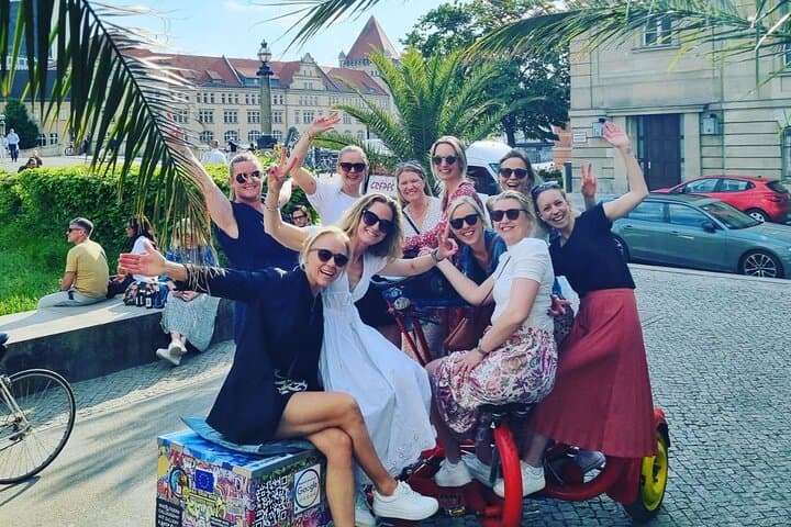 Berlin Party Bike Tour: Private 60‑Minute Beer & Sightseeing Ride photo 1