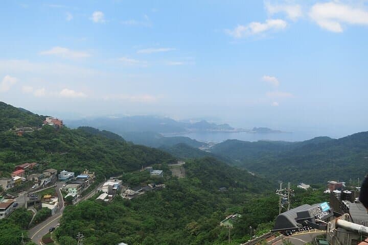 Jiufen & Shifen Private Charter: Sky Lanterns, Waterfall and Old Street (8‑Hour) photo 5