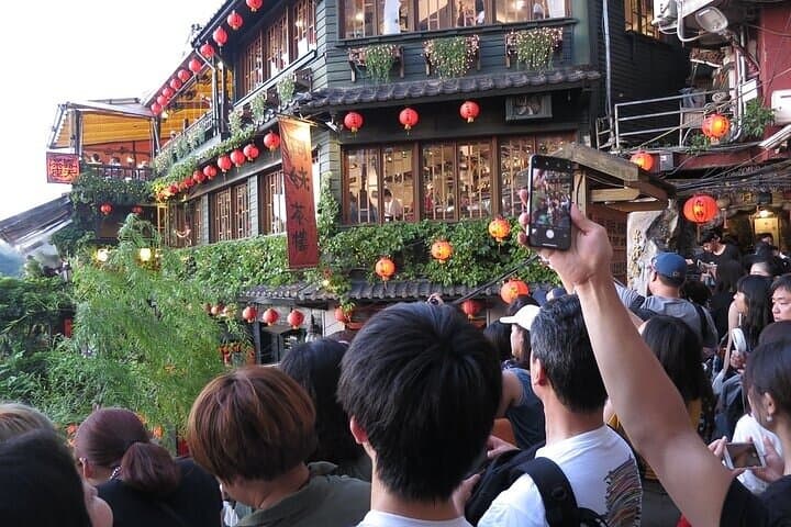 Jiufen & Shifen Private Charter: Sky Lanterns, Waterfall and Old Street (8‑Hour) photo 6