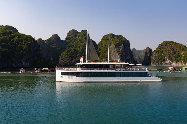 Halong Bay Day Cruise: Deluxe & Luxury Tours with Kayaking & Ti Top Island photo 2