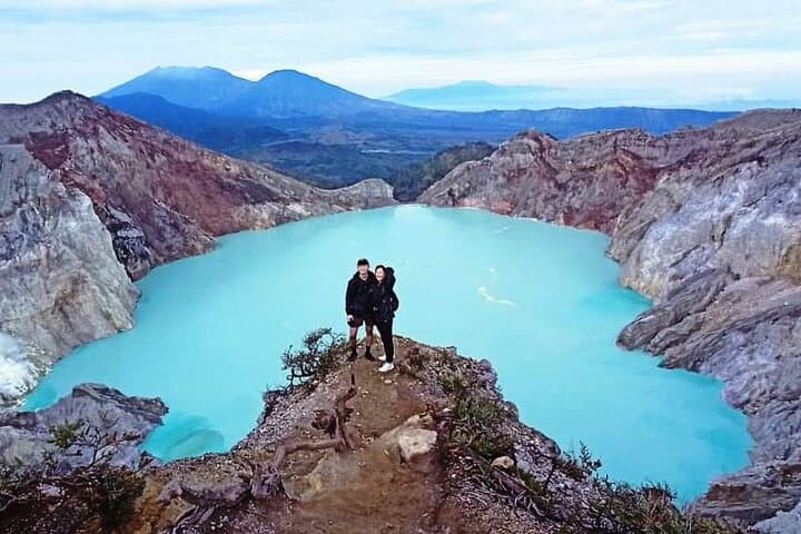 Ijen Blue Fire & Bromo Sunrise: 4-Day Bali to Java Volcano and Waterfall Trek
