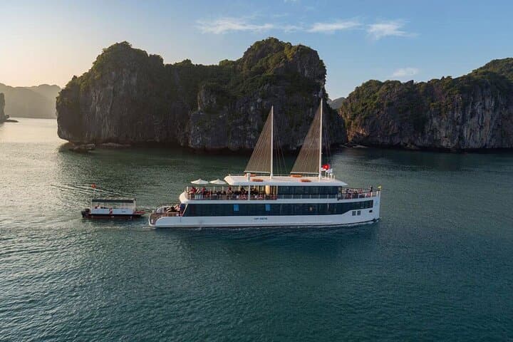 Jade Sails Luxury Day Cruise: Halong & Lan Ha Bay One-Day Yacht Experience photo 1