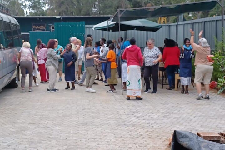 Half-Day Nairobi Wildlife & Culture Excursion — Giraffe Centre, Elephant Orphanage & Bead Workshop photo 4