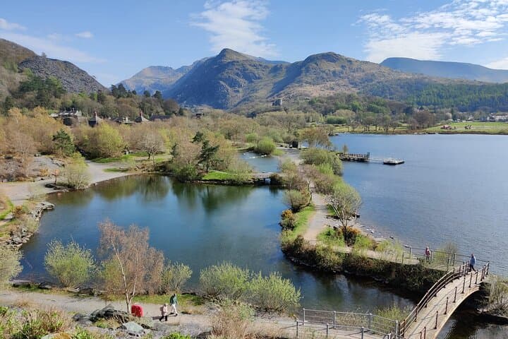 Best of Snowdonia Full-Day Tour from Llandudno: Castles, Lakes, and Mountain Views