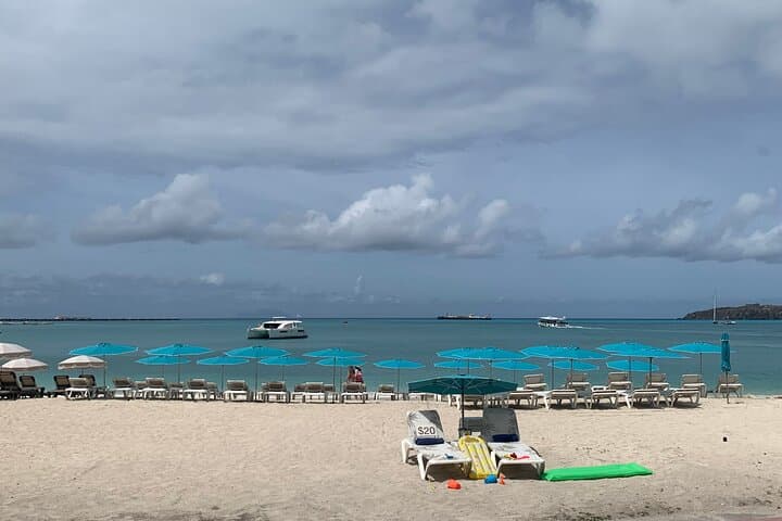 Relaxed Beach Day on Great Bay: Chairs, Umbrella & Drinks in Philipsburg photo 4