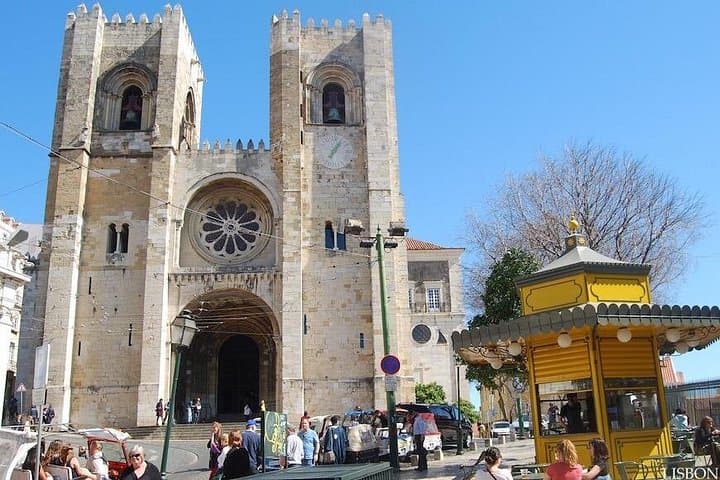 Explore Lisbon by Electric Tuk-Tuk: Alfama Views, Belém Monuments & Hidden Miradouros photo 5