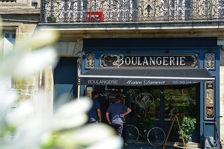 Bordeaux Boulangeries & History Walking Tour: Best Pastries and Neighborhood Stories photo 4