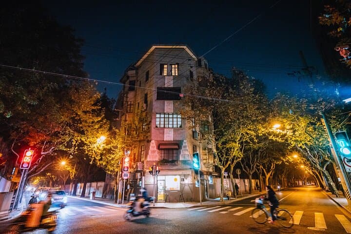 Shanghai Night Bike Tour: Sleepless in the Metropolis