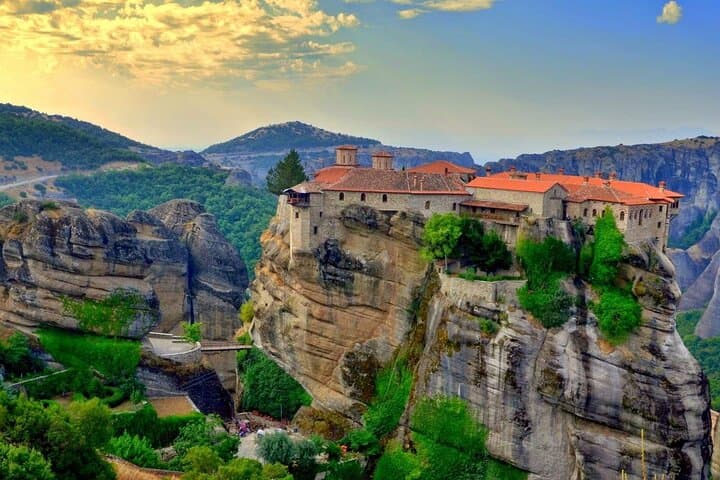 From Athens to Meteora: 2-Day Rail Trip with Sunset Views and Hiking