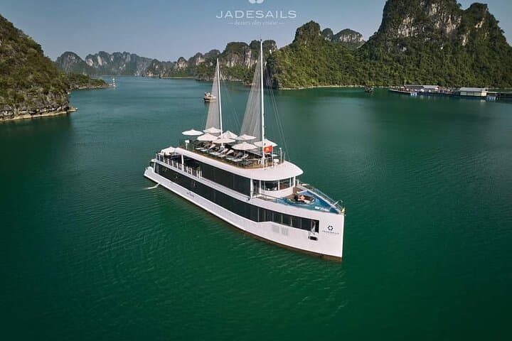 Jade Sails Luxury Day Cruise: 7.5-Hour Halong & Lan Ha Bay Experience