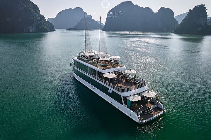 Jade Sails: Luxury Halong & Lan Ha Bay Day Cruise with Kayaking