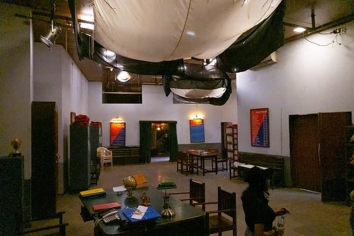 Mumbai Bollywood Studio Backstage Tour: Behind-the-Scenes Experience photo 4