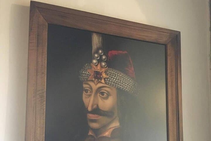 Bran Castle and Libearty Bear Sanctuary Day Trip from Brasov photo 5