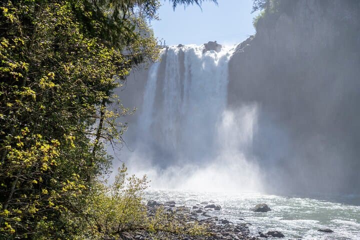Snoqualmie Falls and Twin Falls Morning Hike: Guided Rainforest Walk from Seattle