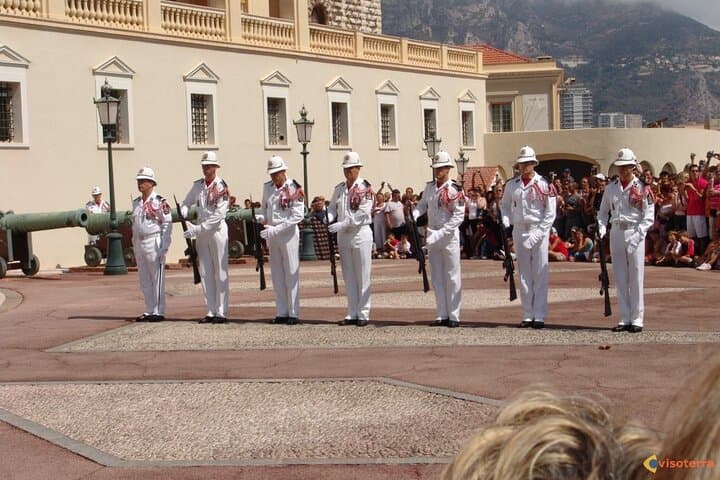 Full-Day Private French Riviera Tour: Èze, Monaco, Antibes & Cannes photo 3