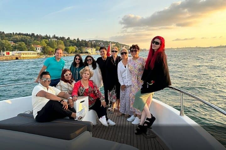 Bosphorus Sunset Cruise on a Luxurious Yacht in Istanbul photo 5