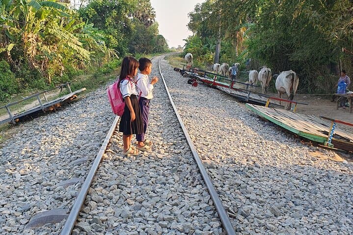 Battambang Bamboo Train & Phnom Sampov Killing Caves Day Trip from Siem Reap photo 3