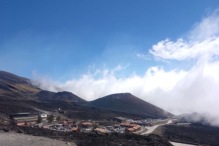 Etna Wineries Tour: Tasting & Lunch on Sicily’s Volcanic Slopes