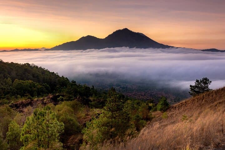 Private Mount Batur Sunrise Trek: Guided Summit Hike with Volcanic Breakfast photo 4