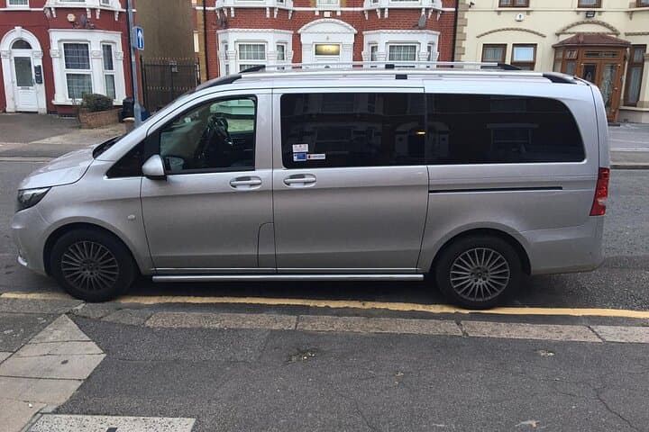 Southampton Port to Heathrow: Private One-Way Taxi Transfer photo 4