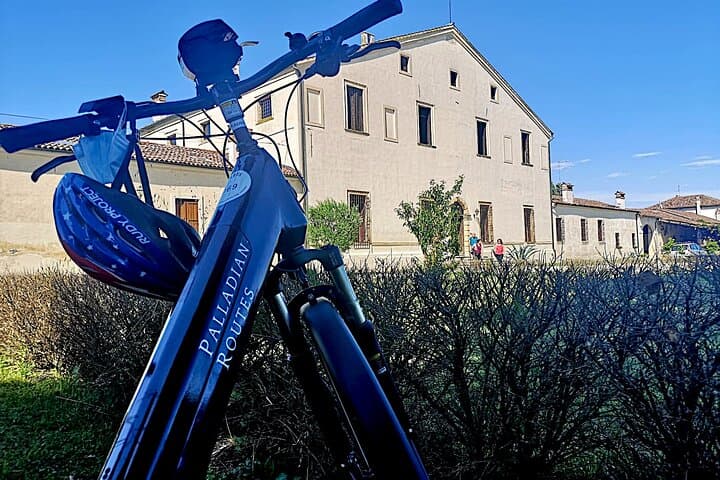Explore Vicenza's Palladian Villas by E‑Bike: Self‑Guided UNESCO Route photo 6