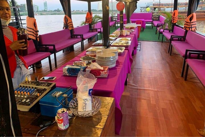 Mekong and Tonle Sap River Cruise: Phnom Penh to Siem Reap by Boat and Road photo 4