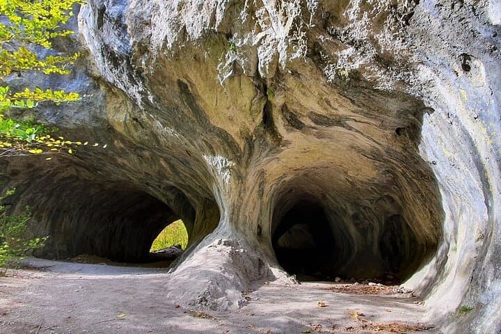 Hike Varghis Gorge: Private Day Tour Through Eastern Carpathian Limestone Walls