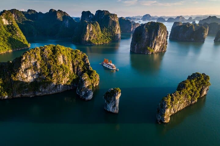 Emperor Cruises: 2-Day Halong Bay Overnight Luxury Cruise photo 3