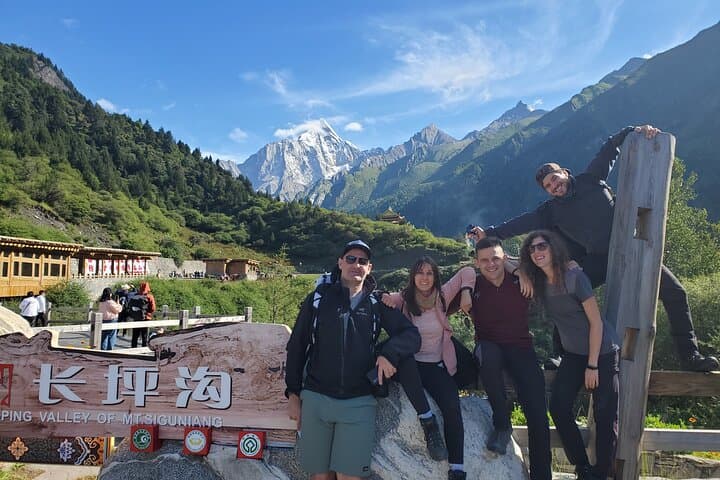 Conquer Mt. Siguniang: A 6-Day Climbing Expedition to Dafeng and Erfeng Summits photo 5