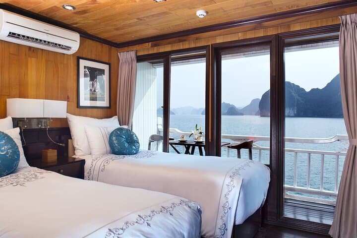 Hera Cruise: 2-Day Halong & Lan Ha Bay Overnight Cruise from Hanoi