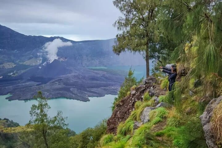 Rinjani Crater Rim Trek: 2-Day Senaru Ascent to 2,641m photo 2