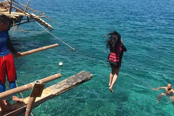Magic Island Cliff Jumping & Snorkeling — Private Boracay Boat Trip photo 5