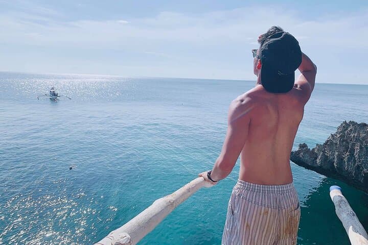 Magic Island Cliff Jumping & Snorkeling — Private Boracay Boat Trip photo 4